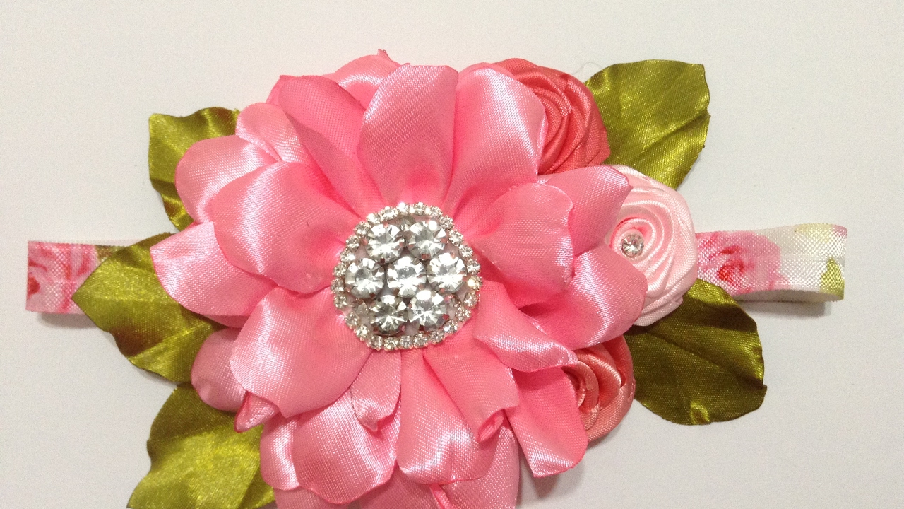Flor de tela con centro de cristal  VIDEO No.  418