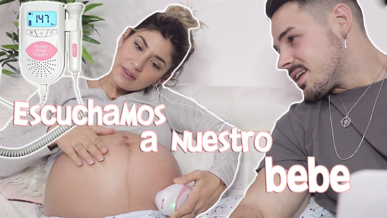 Feliz Pareja Asiática Mujer Embarazada Y Esposo Usando Un Dispositivo Doppler  Fetal Para Escuchar El Dispositivo De Latido Del Corazón Del Bebé. Fotos,  retratos, imágenes y fotografía de archivo libres de derecho.