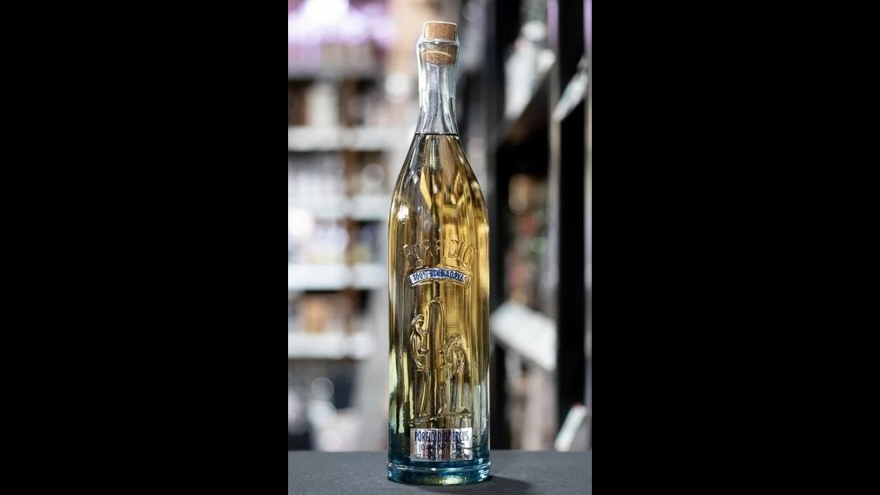 🌵 | Truly hand-blown glass bottle! Porfidio Quercus