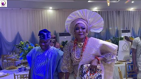 BABA WANDE BEATS AYUBA ADEWALE ON STAGE AT WUMI OLABIMTAN’S FATHER’S BURIAL