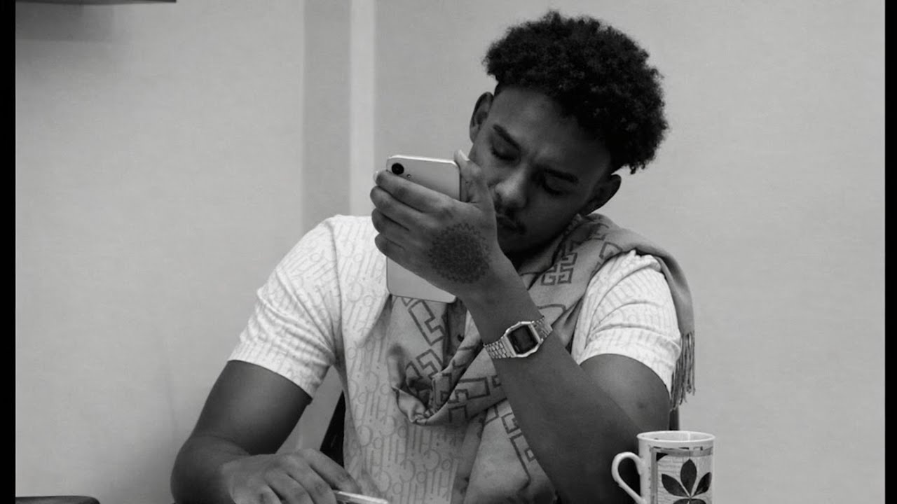 Silence • ፀጥታ መስታወት ነው