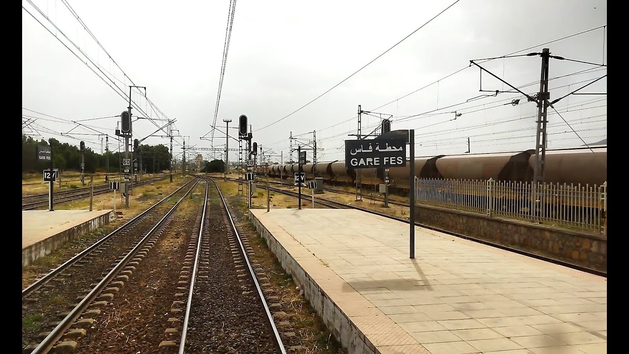 Trajet complet entre Meknès (Gare Al Amir Abdul Kader) et Fès assuré par la E 1459, TL N° 610.