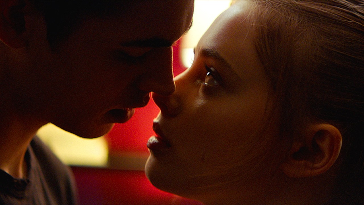 La tension entre Tessa et Hardin | After (2019) | Hero Fiennes Tiffin ...