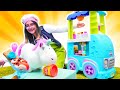 Hamur oyunları! Küçük unicorn dondurmacıdan dondurma alıyor. Play doh oyun seti!