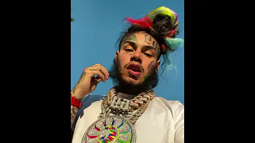 6ix9ine claims he got the best diamond chain in the rap game. Do y'all think is true?