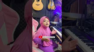 Hasna Nyanyi Ana Insanun Li Ihsas