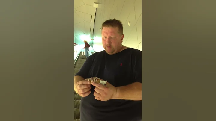 Gary Pendleton doing Magic in DFW airport Sept 8 2...