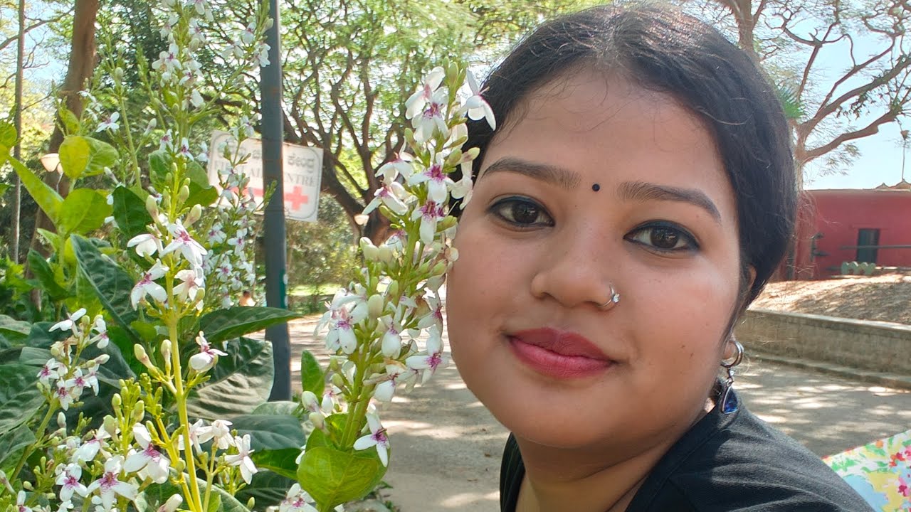 Ek jungle aisa bhi  ..#firstvlog #solo #lovelyday #bengaluru #botanicalgarden #flowers #sunnyday 