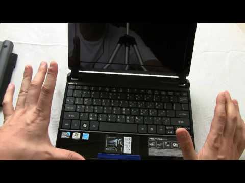 http://www.netbooknews.com - First unboxing of the new Acer Aspire One D255 with Android/XP Home dua. 