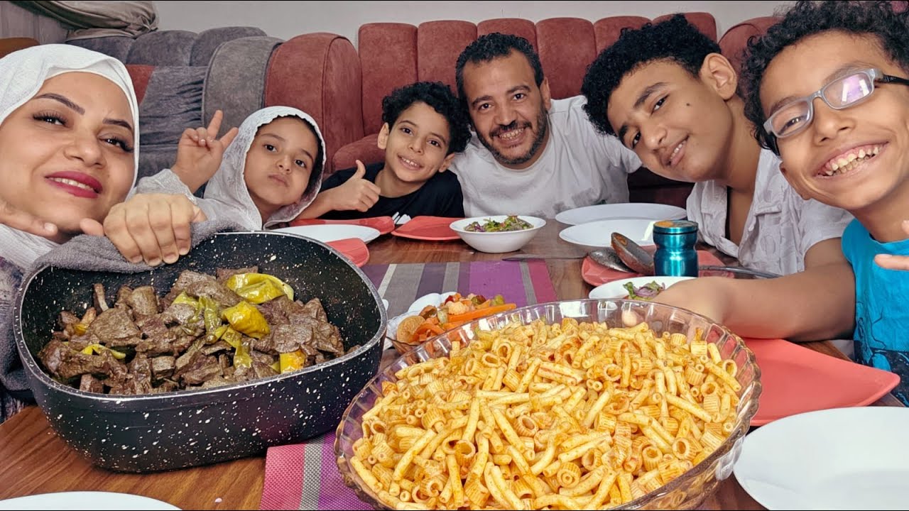 تحدي اكل /اول تحدي بعد الولاده مع لمه العيله رد فعلهم بعد ما عملت اكل بعد الولاده هتموتوا من الضحك 🫣