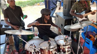 The drum King Paakow doing his things on the drums. Watch the best of Amakye Dede live jam