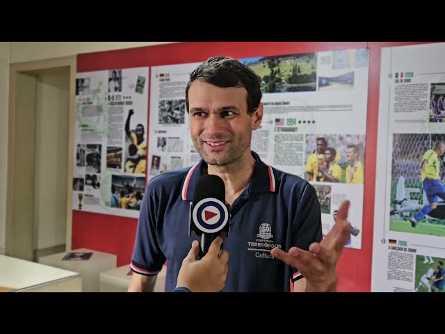 Exposição ‘A Copa do Mundo é Nossa’ segue até julho na Casa da Memória