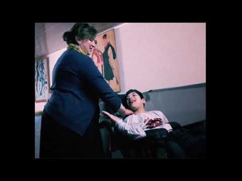 ბრაილი და დოუსონი პარაშუტით ხტებიან