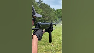 Sean getting some trigger time with a reproduction MP40 9mm #mp40 #9mm #thepewpewlife ￼