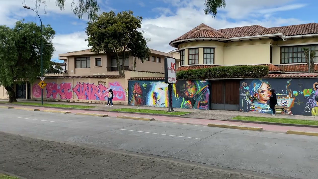 Ecuador, Cuenca. Streets. Av.Solano (4k 60fps)