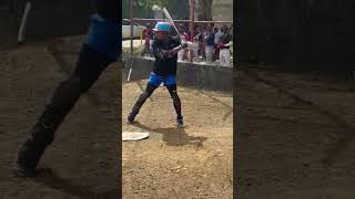 Duelo entre pelotero y pitcher ⚾🔥Tremendo swing #beisbol #peloterosjovenes #baseball #hit #swing