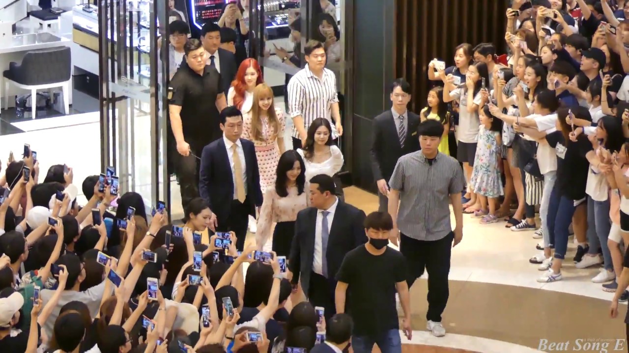 180624 인파에 놀라는 블랙핑크(BlackPink surprised at the crowd) @사인회 -kpop직캠fancam[Beat Song E]