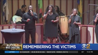 Interfaith vigil held in Harlem for victims of Buffalo mass shooting