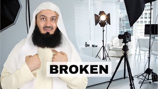 How did Mufti Menk respond when his Tripod broke in Nigeria?
