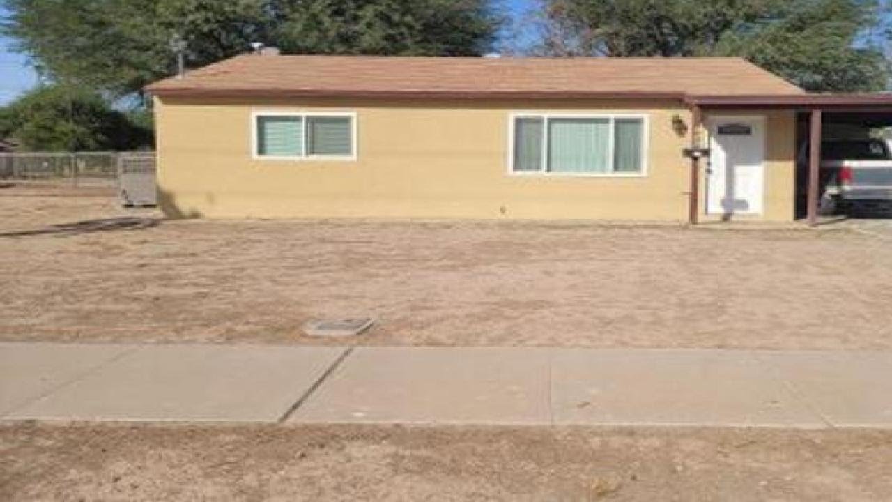 525 E 8th St, Holtville, CA Presented by Rocio Green.