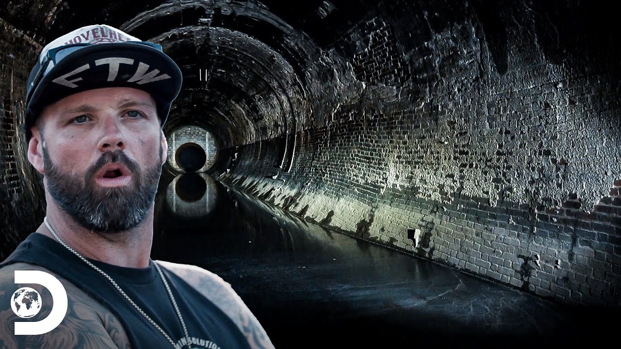 Trabalho incomum de limpeza de canos de esgoto | Os Reis do Esgoto | Discovery Brasil