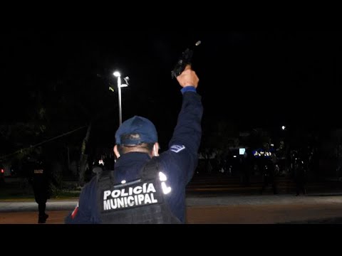 A balazos, policía de Cancún dispersa protesta feminista