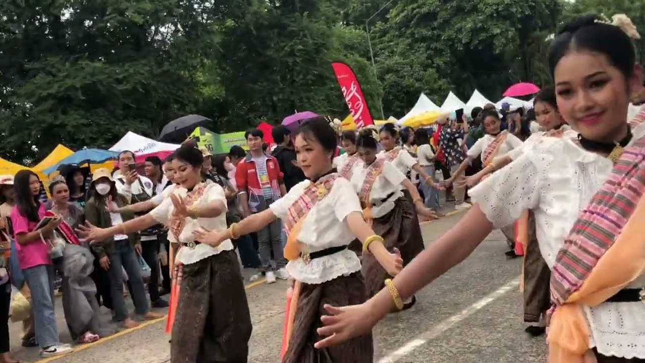 ขบวนรำแห่เทียน2566 #โรงเรียนเบ็ญจะมะมหาราชอุบลราชธานี #ฮุ่งเฮือง เมืองธรรม