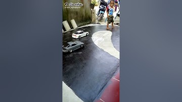 Sakura D4 RWD vs Yokomo YD2s