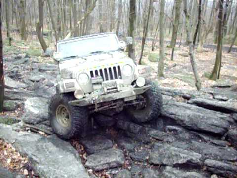 Jeep Wrangler going up Yellow Jacket at Rausch Creek