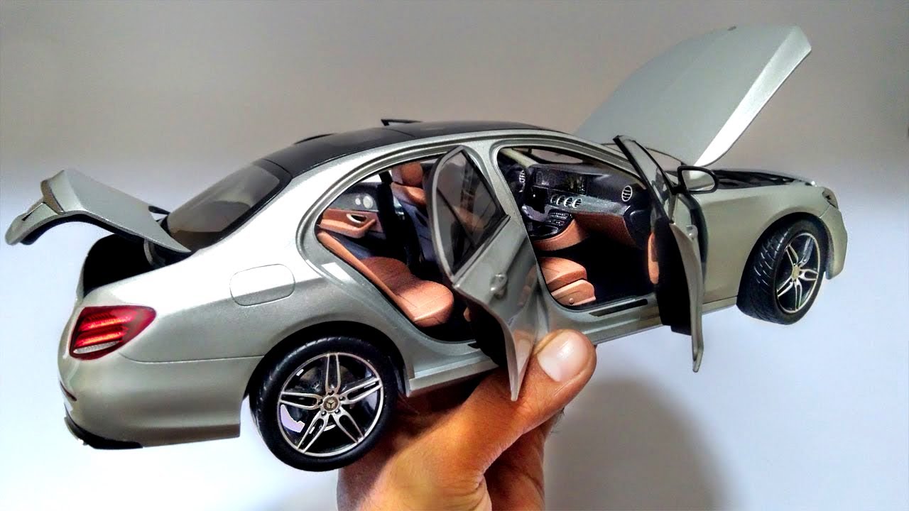 Unboxing of Mercedes Benz E-Class/K-Klasse 1:18 Scale Diecast Model Car