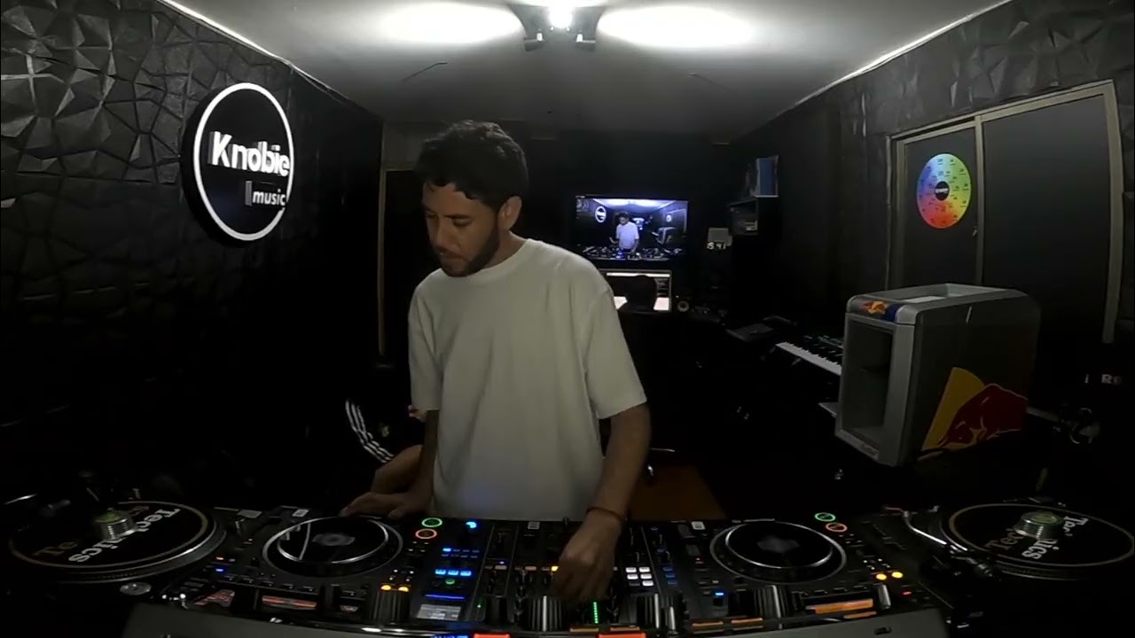 Varas Jones DJ Knobie Music - Arica Chile