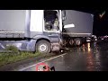 [A45] Sattelzug durchbricht Mittelschutzplanke auf Autobahn BAB 45 [Sauerlandlinie]