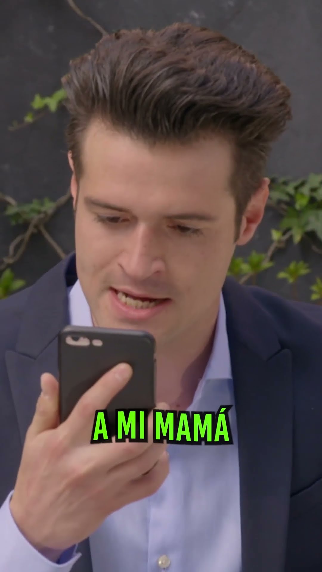 ?? Iván le reclama al 4 ojos por aprovecharse de su mamá #LaRosaDeGuadalupe