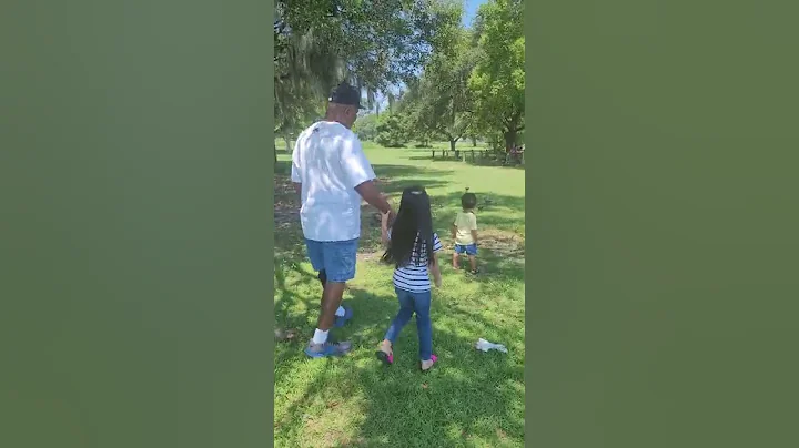 My unica hija first day in USA taking her to park ...