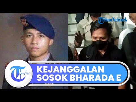 Kejanggalan dari Sosok