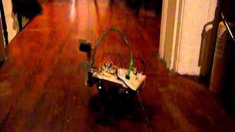 microcontroller robot with ultrasonic and servo