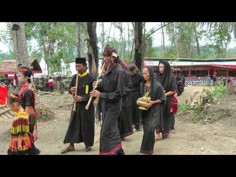 INDONESIA- Tomate (funeral ceremony) at Lemo Sulawesi (HD-video).mp4