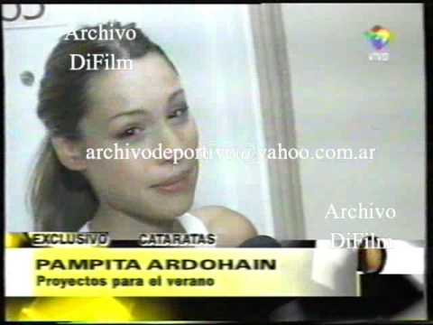 DiFilm - Pampita Desfile en Cataratas 2003