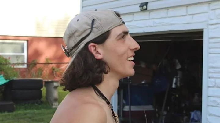 Family in mourning after 19-year-old killed by lig...