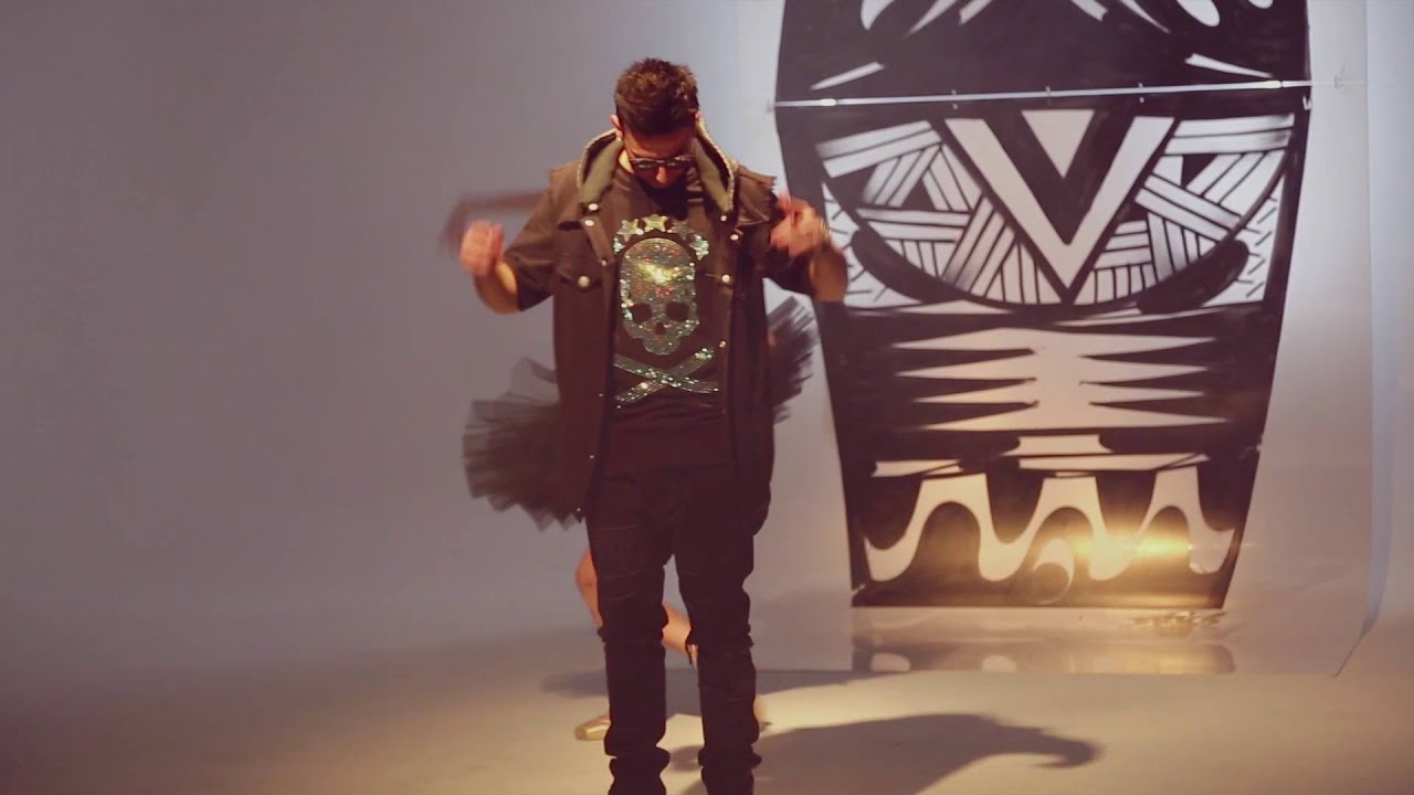 TWO FINGERZ feat LORENZO FRAGOLA - Matriosca (Il backstage con i The Show)