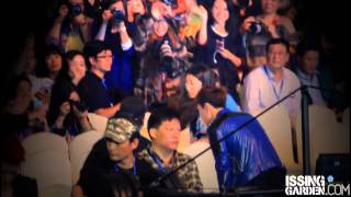 Issing-Garden独家130414 13Th Billboard Music Chart Awards Ending - Lay Bowing To The Audience