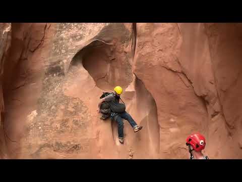 Angel Cove Canyon - Sandstone Fail