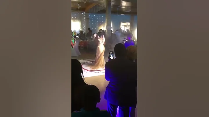 Amazing dance by groom