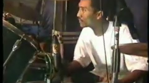 GEDUNG TUA - Dwi Ratna - OM PALAPA Lawas 2004