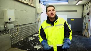Jamie Hamilton, who's one of the few Ice Sculptors in London - Londoner #64