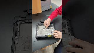 How Do You Replace The Hard Drive In A Cf-33? 