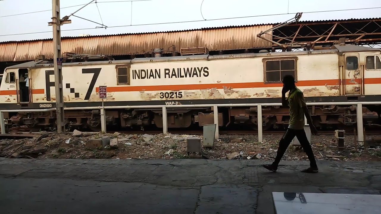 Wap7 Rajdhani Extremely Rare!! A Single WAP7 With 09004 Special Rajdhani Express ...