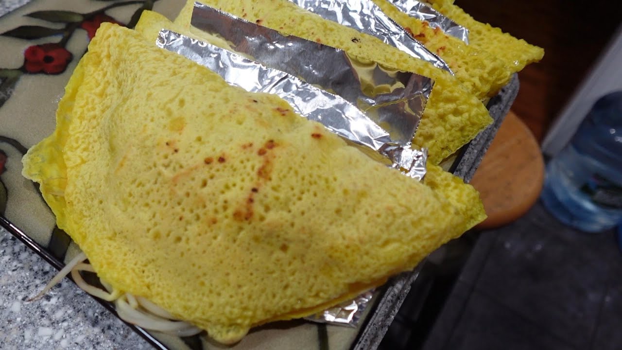 Banh Chao (Cambodian Crepes)