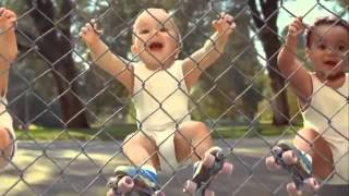 Comercial Evian Roller Babies