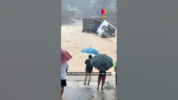 Cố tình vượt ngầm tràn, xe container bị lũ cuốn trôi, tài xế mất tích